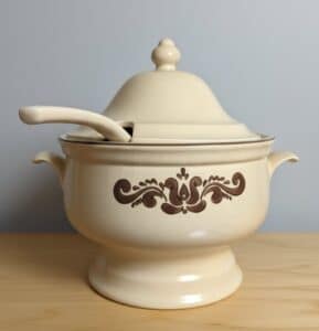 Pfaltzgraff-Village-Soup-Tureen-with-Ladle
