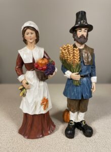 Pilgrim-Couple-Figurines