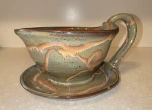 Studio-Pottery-Gravy-Boat-and-Underplate