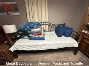 Metal-Daybed-with-Wooden-Posts-and-Trundle