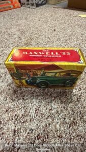 Avon-Maxwell-Deep-Woods-After-Shave-Car-Decanter
