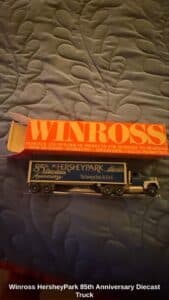 Winross-HersheyPark-th-Anniversary-Diecast-Truck