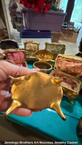 Jennings-Brothers-Art-Nouveau-Jewelry-Casket-second-image