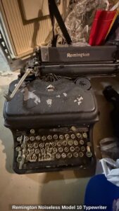 Remington-Noiseless-Model-Typewriter