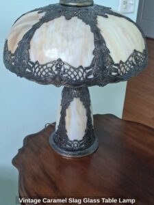Vintage-Caramel-Slag-Glass-Table-Lamp