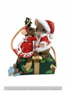 Charming-Tails-Merry-Kiss-mas-Figurine-1