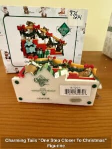 Charming-Tails-One-Step-Closer-To-Christmas-Figurine-second-image-1