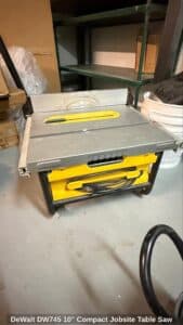 DeWalt-DW-Compact-Jobsite-Table-Saw