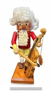 Steinbach-Violinist-Nutcracker-1