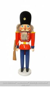 Vero-Seiffener-Wachsoldat-Sentry-Nutcracker-with-Box-1