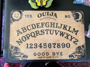 VIntage-William-Fuld-Ouija-board-
