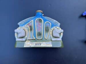 Vintage-1974-Jim-Beam-Ky-Derby-100th-anniversary-decanter-by-Regal-China-1