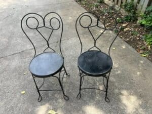 Vintage-twisted-wrought-iron-ice-cream-parlor-chairs.2-1
