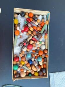 Vintage-wooden-beads-and-bobbers-1