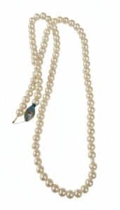 Pearl-Necklace-with-Cloisonn-Clasp