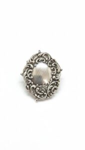 Victorian-Sterling-Silver-Brooch-or-Pendant-with-VOILA-Engraving