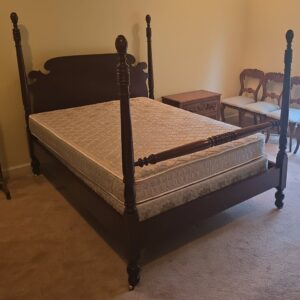 Antique-Mahogany-Pineapple-Post-Bed-Frame
