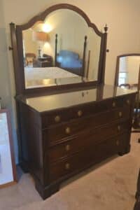 Federal-Style-Mahogany-Bachelors-Chest-with-Mirror