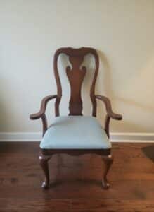 Thomasville-Furniture-Collectors-Cherry-Collection-Traditional-Queen-Anne-Style-Splat-Back-Dining-Arm-Chair