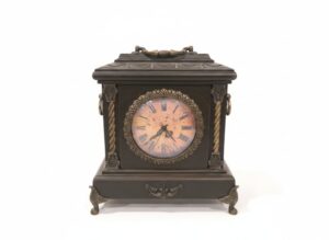 Victorian-Style-Mantel-Clock-with-Brass-Accents-and-Claw-Feet