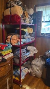 Assorted-Blankets-and-Linens
