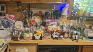 Assorted-Kitchen-Gadgets-Decor-and-Collectibles
