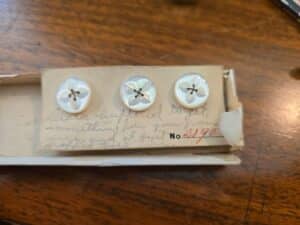 Carved-Mother-of-Pearl-Flower-Buttons