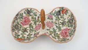 Chinese-Export-Porcelain-Rose-Medallion-Handled-Tray
