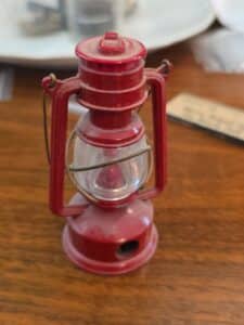 Miniature-Red-Lantern-Pencil-Sharpener-second-image