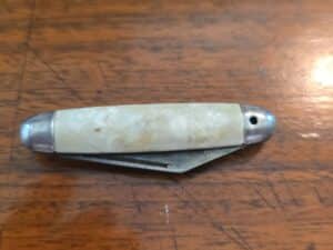Vintage-Imperial-Mother-of-Pearl-Folding-Knife