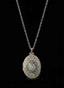 Vintage-Oval-Locket-Necklace-with-Rhinestone-Accents-and-Floral-Motif