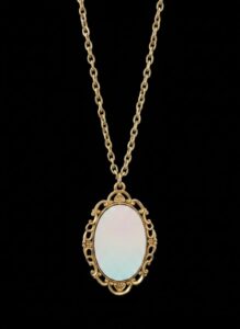 Vintage-Oval-Mirror-Pendant-Necklace