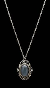 Vintage-Whiting-Davis-Sterling-Silver-Hematite-Pendant-Necklace
