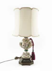Capodimonte-Porcelain-Table-Lamp-with-Cherubs-and-Floral-Motifs