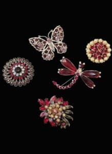 Collection-of-Five-Vintage-Costume-Jewelry-Brooches-Butterfly-Dragonfly-Floral-and-Pearl-Designs-1