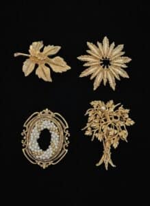 Mid-Century-Costume-Jewelry-Brooch-Collection-1