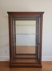 Pulaski-Furniture-Cherry-Wood-Finish-Mirrored-back-Curio-Display-Cabinet