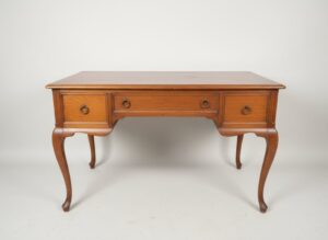 Thomasville-Queen-Anne-Style-Writing-Desk