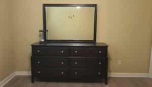 Traditional-Dark-Wood-Bedroom-Dresser-with-Mirror