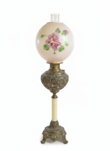 Victorian-Style-Gone-with-the-Wind-Oil-Lamp