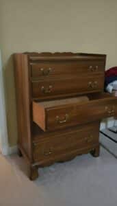 Vintage-Ethan-Allen-Colonial-Style-Four-Drawer-Chest