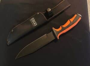 Bugout-survival-knife-with-sheath