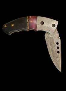 Damascus-Steel-Folding-Karambit