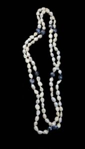 Baroque-Freshwater-Pearl-Necklace-with-Dark-Accents