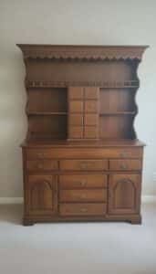 Ethan-Allen-Old-Tavern-Antiqued-Pine-Hutch-1