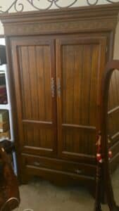 Ethan-Allen-Royal-Charter-Oak-Armoire-1