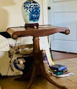 Antique-Tilt-Top-Pedestal-Table-with-Blue-and-White-Vase