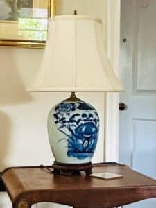 Blue-and-White-Porcelain-Ginger-Jar-Table-Lamp-with-Floral-and-Bird-Motif