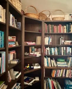 Dark-Wood-Corner-Bookshelf-pcs