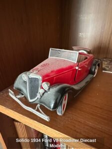 Solido-Ford-V-Roadster-Diecast-Model